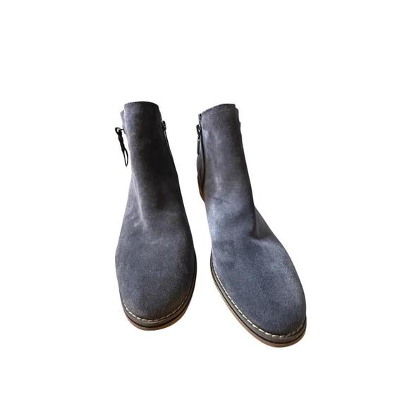 Blondo Liam Suede Waterproof Ankle Bootie Size 10 Gray Chelsea Double Zip  NWOT - Picture 2 of 5